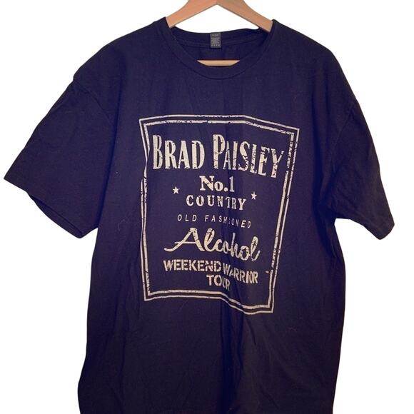 Brad Paisley tee t-shirt! 2009 Alcohol black with white graphics Sz XL In EUC - Picture 1 of 3